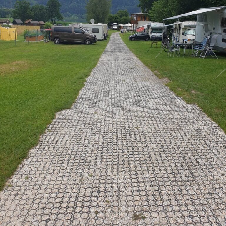 Rasengitter Campingplatz